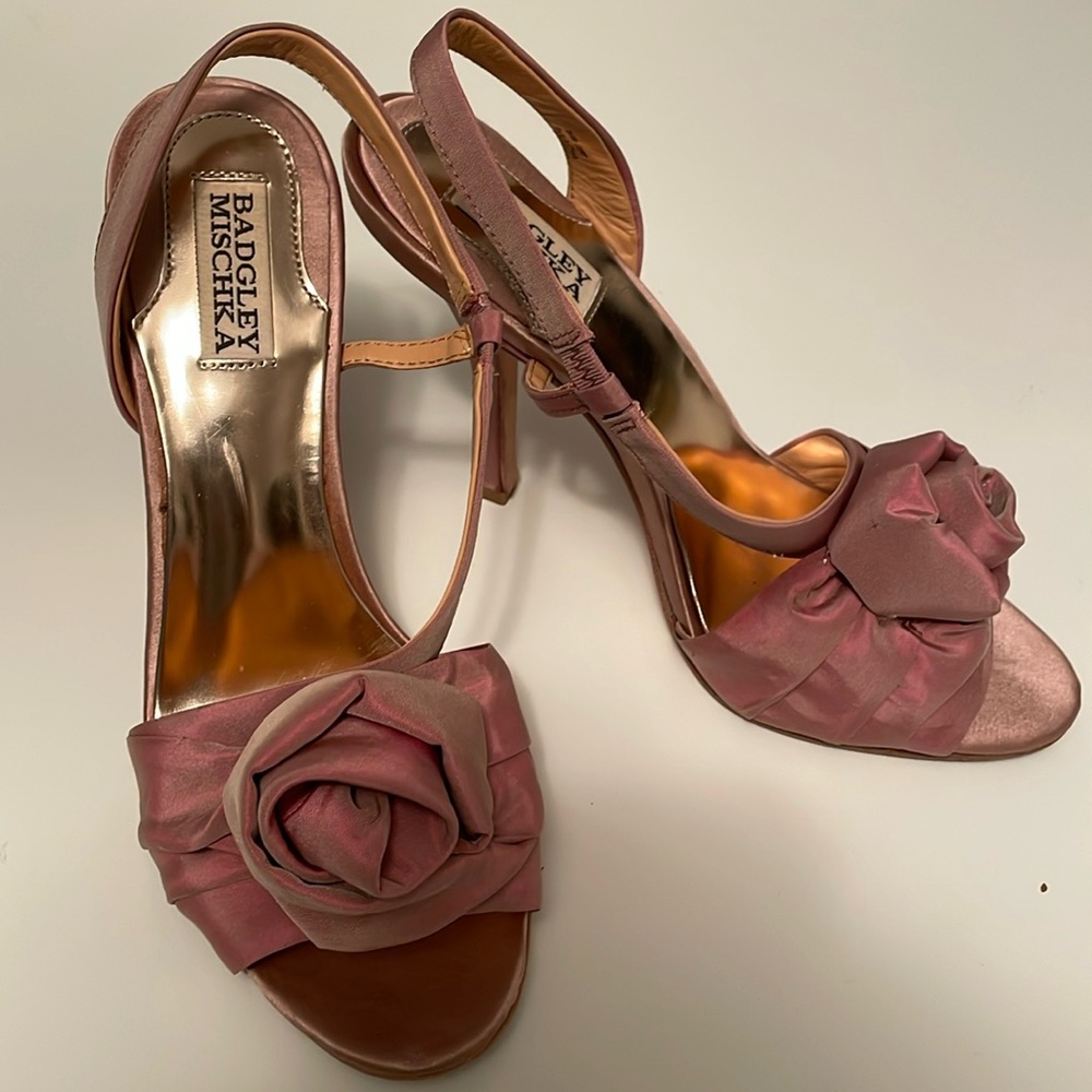 Badgley Mischka satin pink heels size 8